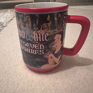 Disney store licensed Snow White mug